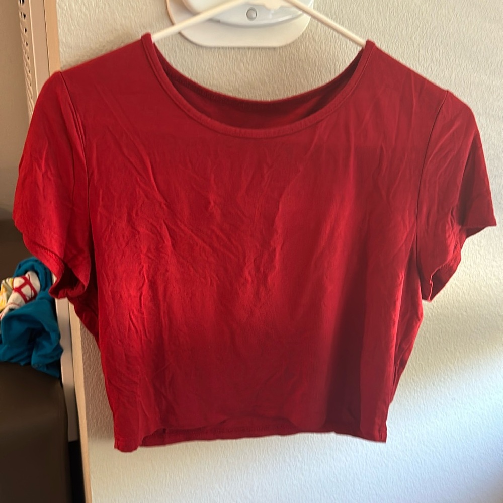 Red T shirt (cropped fitted)